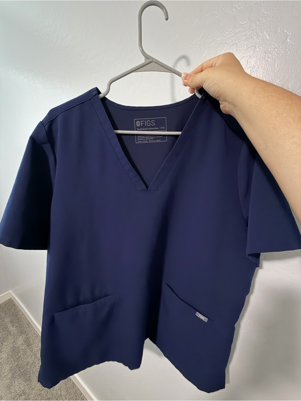 FIGS Navy V-Neck Short Sleeve Scrub Tops (4 Count) - XXL Women’s